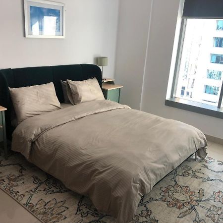 Downtown Boulevard One Bedroom Apt In 29 Blvd غرفة وصالة Burj & Fountain View Master Bedroom Plus 2 Single Beds In Living Room Dubai Eksteriør bilde