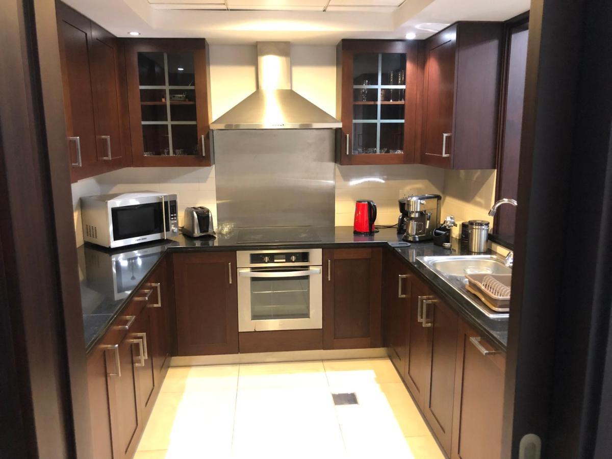 Downtown Boulevard One Bedroom Apt In 29 Blvd غرفة وصالة Burj & Fountain View Master Bedroom Plus 2 Single Beds In Living Room Dubai Eksteriør bilde