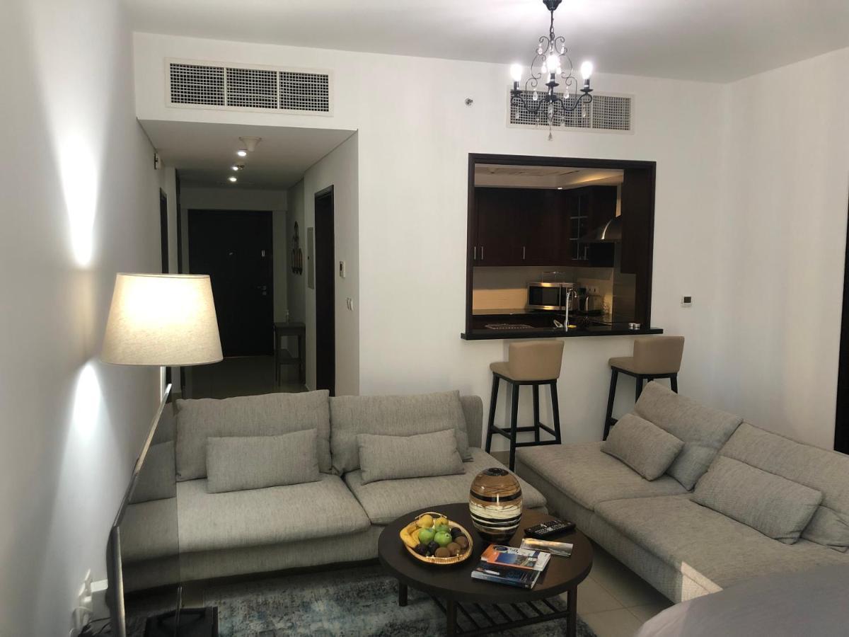 Downtown Boulevard One Bedroom Apt In 29 Blvd غرفة وصالة Burj & Fountain View Master Bedroom Plus 2 Single Beds In Living Room Dubai Eksteriør bilde