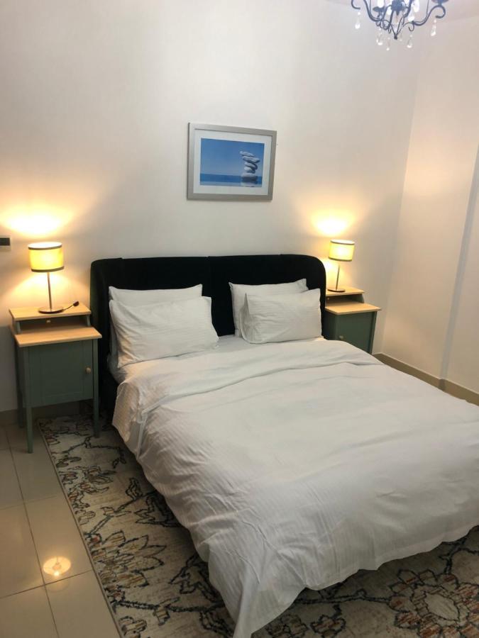 Downtown Boulevard One Bedroom Apt In 29 Blvd غرفة وصالة Burj & Fountain View Master Bedroom Plus 2 Single Beds In Living Room Dubai Eksteriør bilde